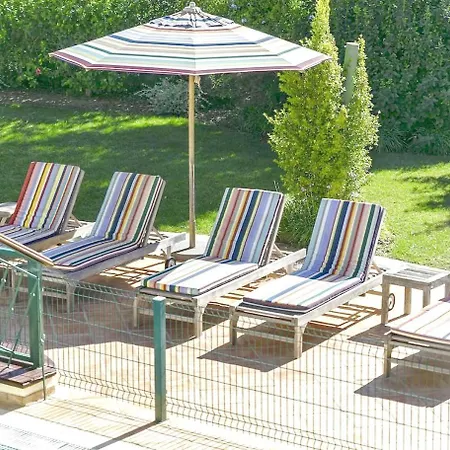 Prázdninový dům Attractive Holiday Homefaro